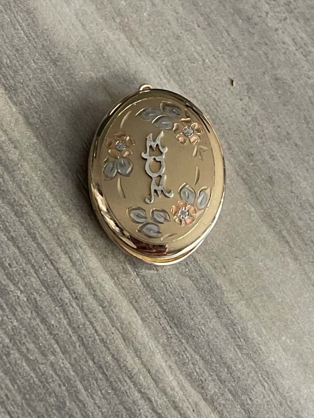 Vintage 14K Gold Filled Mom Locket Floral Pendant